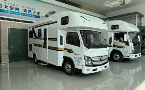 福田欧马可轻卡房车 柴油2.5T自动挡